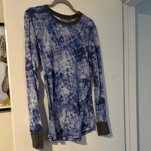 Cuddle Duds Blue Tie-Dye Long Sleeve Top with thumb holes, never worn